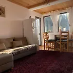 Escape House Apartment *
