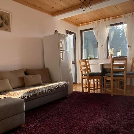 Escape House Apartment *