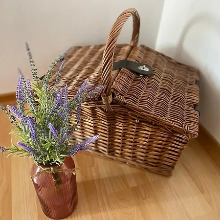 Escape House * Stoykite